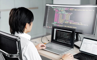 泰州 ,php声明和调用变量的符号是什么？